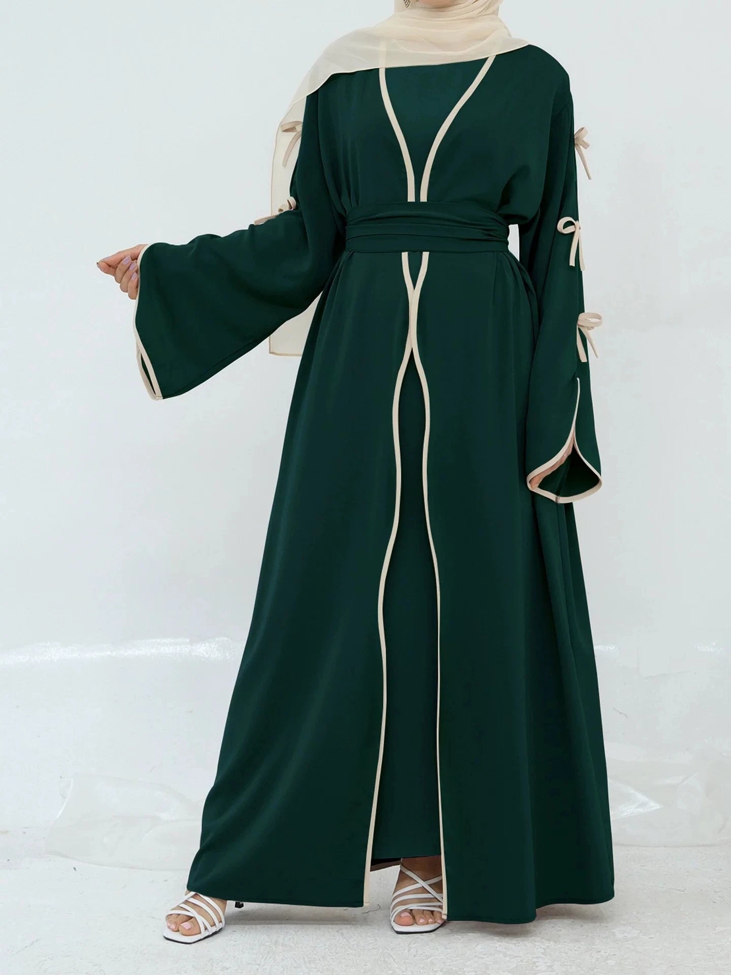 2025 New Dubai Stylish Islamic Black Abaya for Muslim Women Belted Design with Bow Detailing Modest Long Dress for Middle East