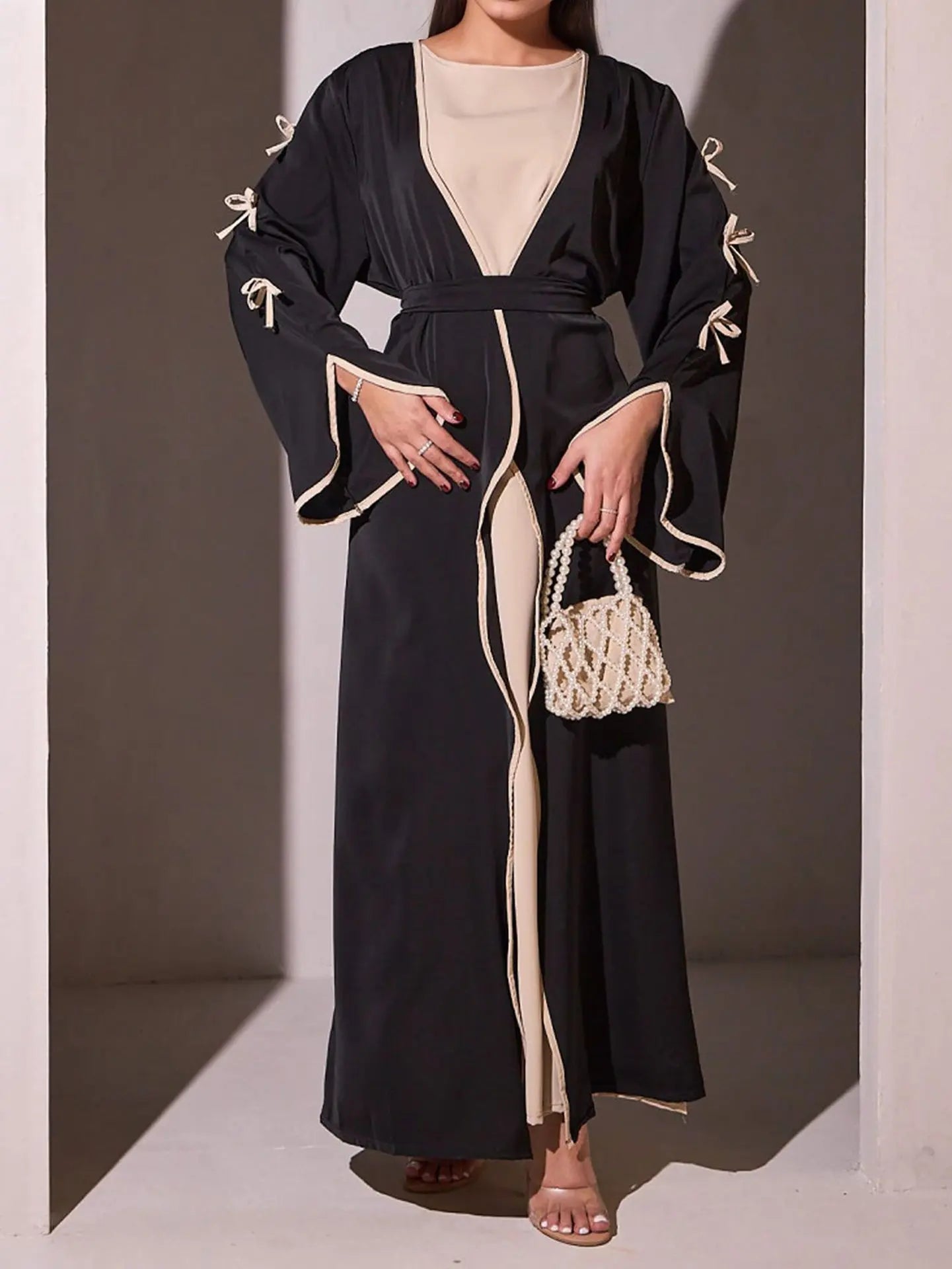 2025 New Dubai Stylish Islamic Black Abaya for Muslim Women Belted Design with Bow Detailing Modest Long Dress for Middle East
